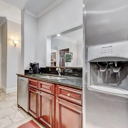 Historic Savannah Gold Private Condo With Pool - 2Bed, 1&Half Bath, Sleeps 6, 1St Floor, 15 Min Walk To Historic Savannah Center And All Attractions Exterior foto