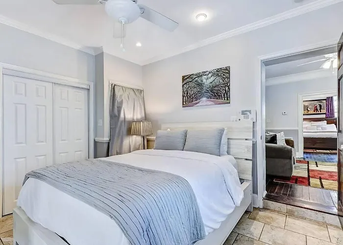 Historic Savannah Gold Private Condo With Pool - 2Bed, 1&Half Bath, Sleeps 6, 1St Floor, 15 Min Walk To Historic Savannah Center And All Attractions