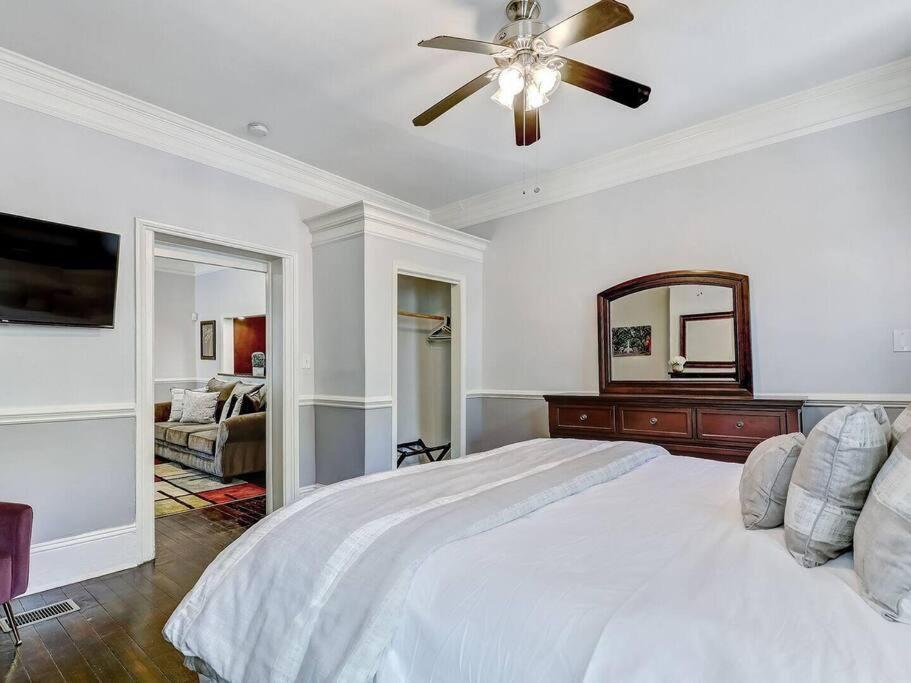 Historic Gold Private With Pool - 2bed, 1&half Bath, Sleeps 6, 1st Floor, 15 Min Walk To Historic Center And Attractions Appartement *